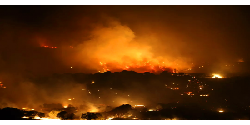 Yangınlar iki ilde etkili oldu: Köyler tahliye edildi, bir kişi gözaltına alındı