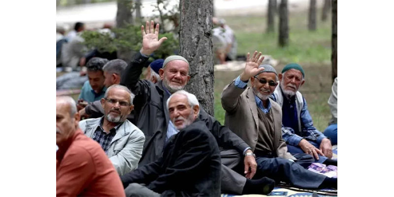 Emeklilikte Yaş Şartı Değişiyor: Yeni Düzenleme ile 20 Yıl Fark!