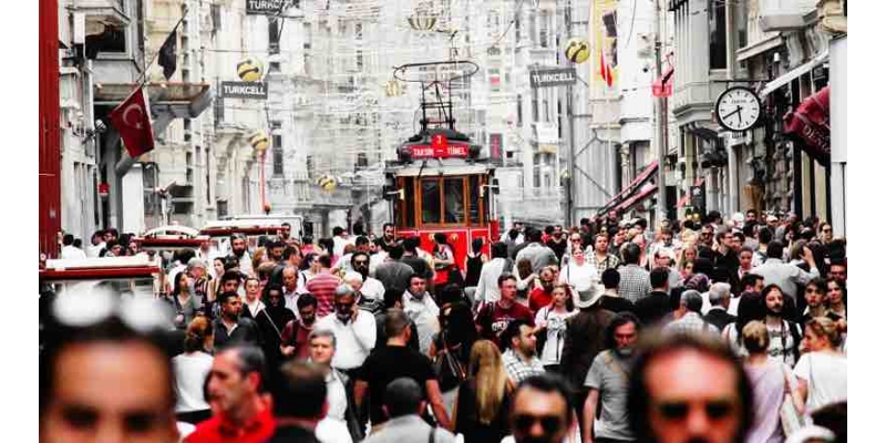 Taksim İstiklal'de Sondakika Patlama! Çok Sayıda Yaralı Var!