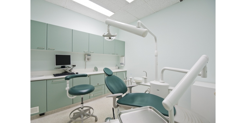 Diş Hekimi Olmadan Klinik Açmışlar