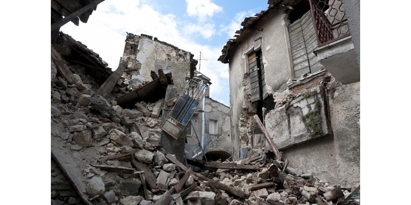 10 İlde 7.4 Büyüklüğünde Deprem! Ölü Ve Yaralılar Var!