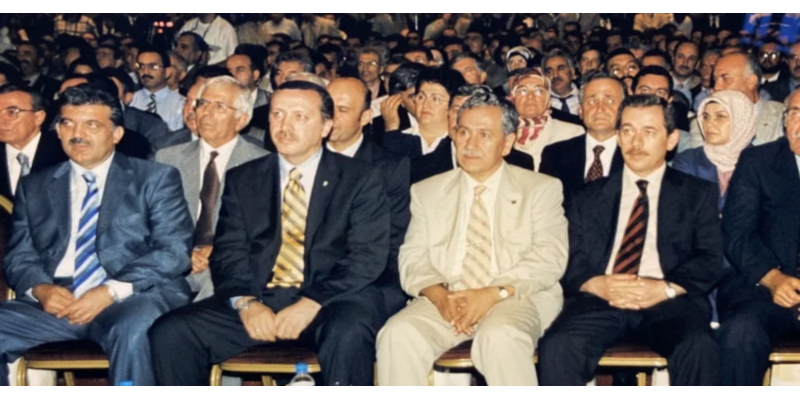 AKP Kurucusundan Erdoğan’a Dikkat Çeken Fotoğraflı Mesaj