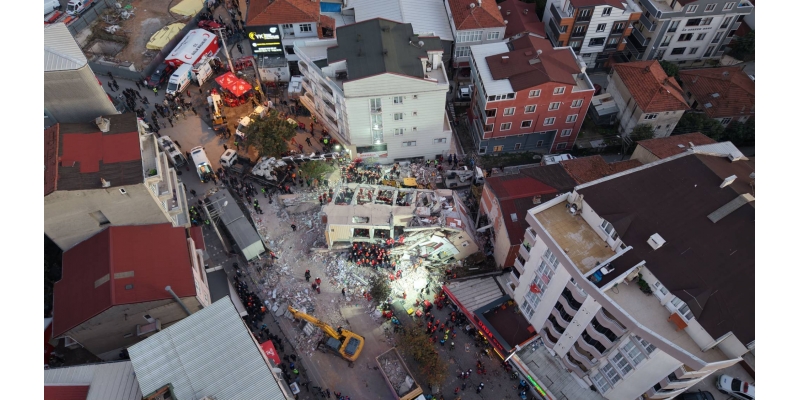Gebze'deki facia göz göre göre gelmiş: Binanın çökmeden bir gün önce çekilen fotoğrafları ortaya çıktı!