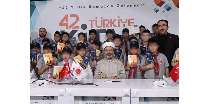 Diyanet’in Kitap Fuarında Dikkat Çeken Detay: Skandalın Ardından Yeni Görev